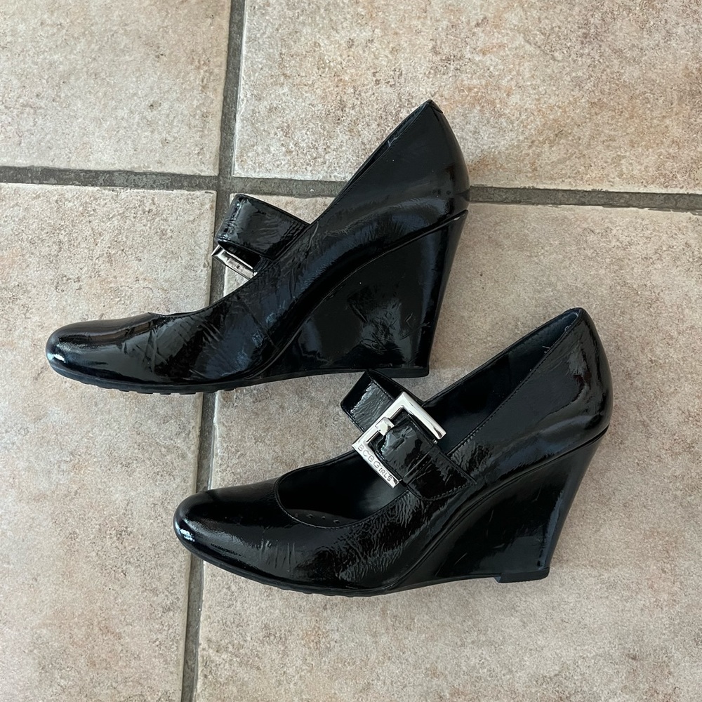 BCB girls size 7 shiny black witch shoes